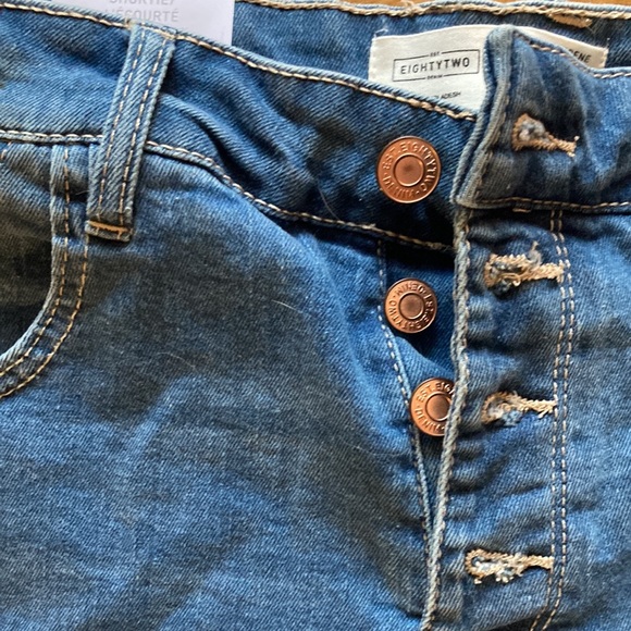 2 for $10 | Eightytwo Ardene Button fly denim shorts - Picture 2 of 8